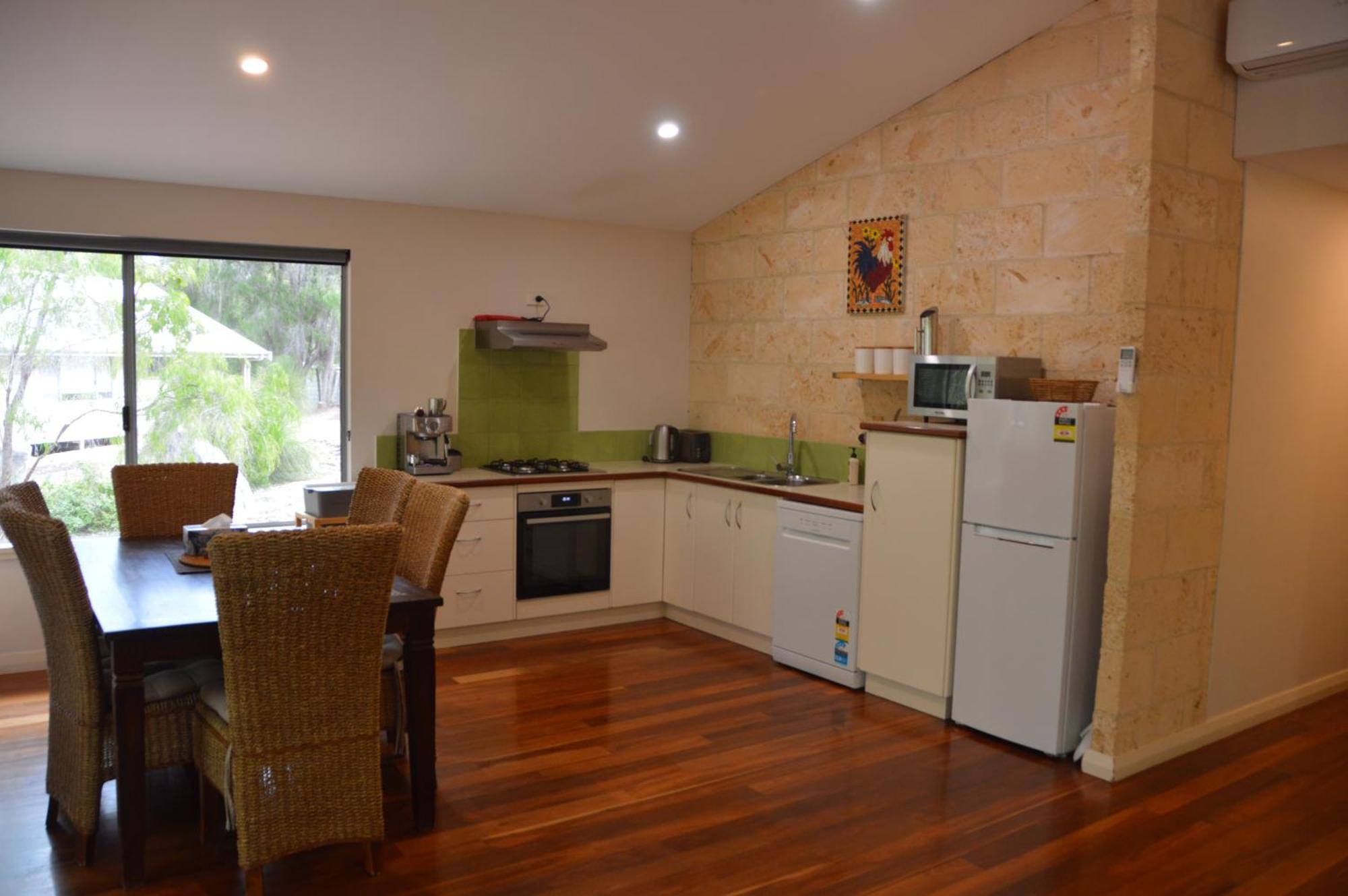 Acacia Chalets Margaret River Екстериор снимка