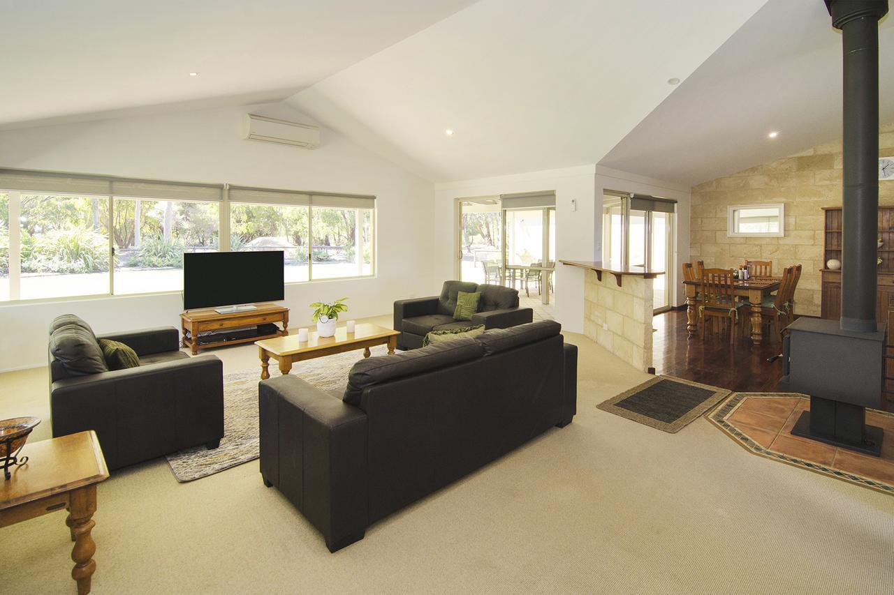 Acacia Chalets Margaret River Екстериор снимка